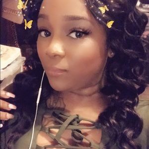 Meet your Posher, Latisha